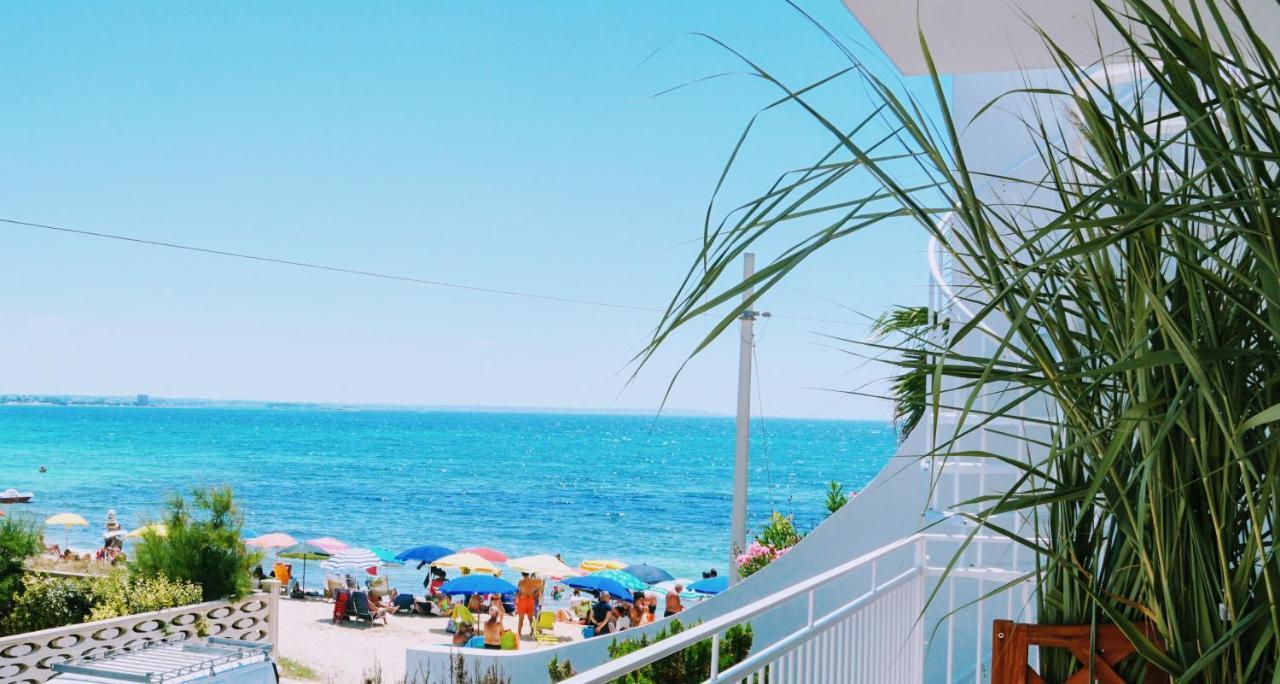 Torre Lapillo Fronte Mare In Centro With Covered Parking Bagian luar foto
