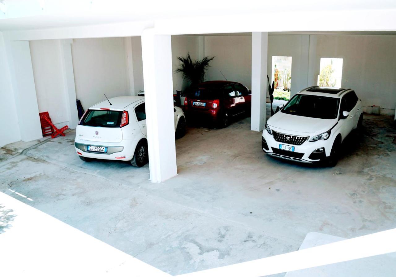 Torre Lapillo Fronte Mare In Centro With Covered Parking Bagian luar foto