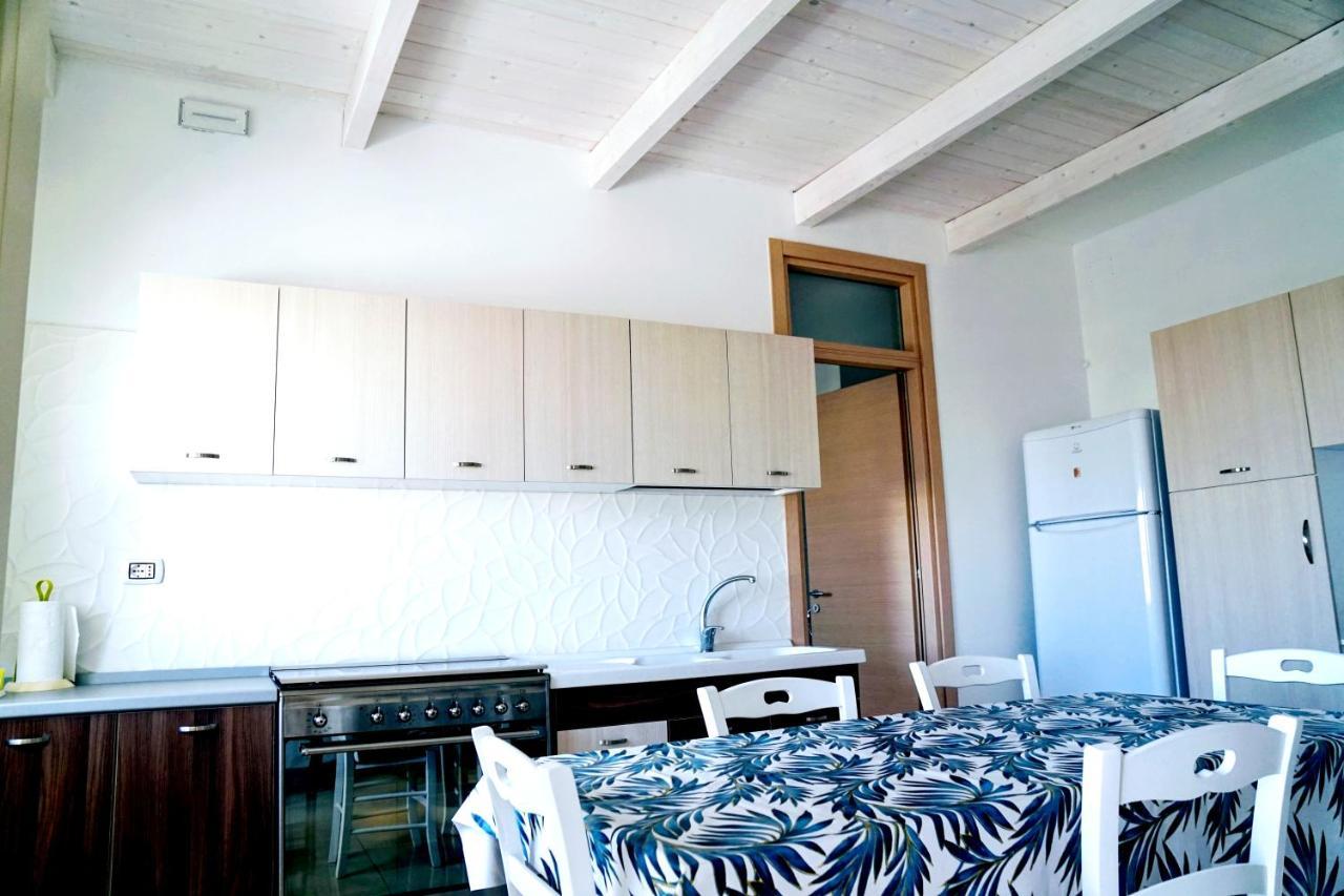Torre Lapillo Fronte Mare In Centro With Covered Parking Bagian luar foto