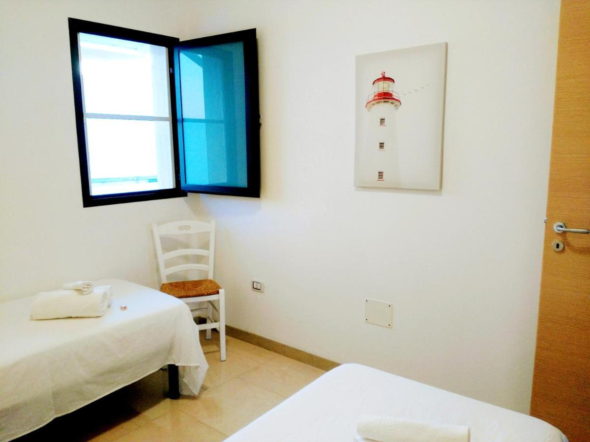 Torre Lapillo Fronte Mare In Centro With Covered Parking Bagian luar foto